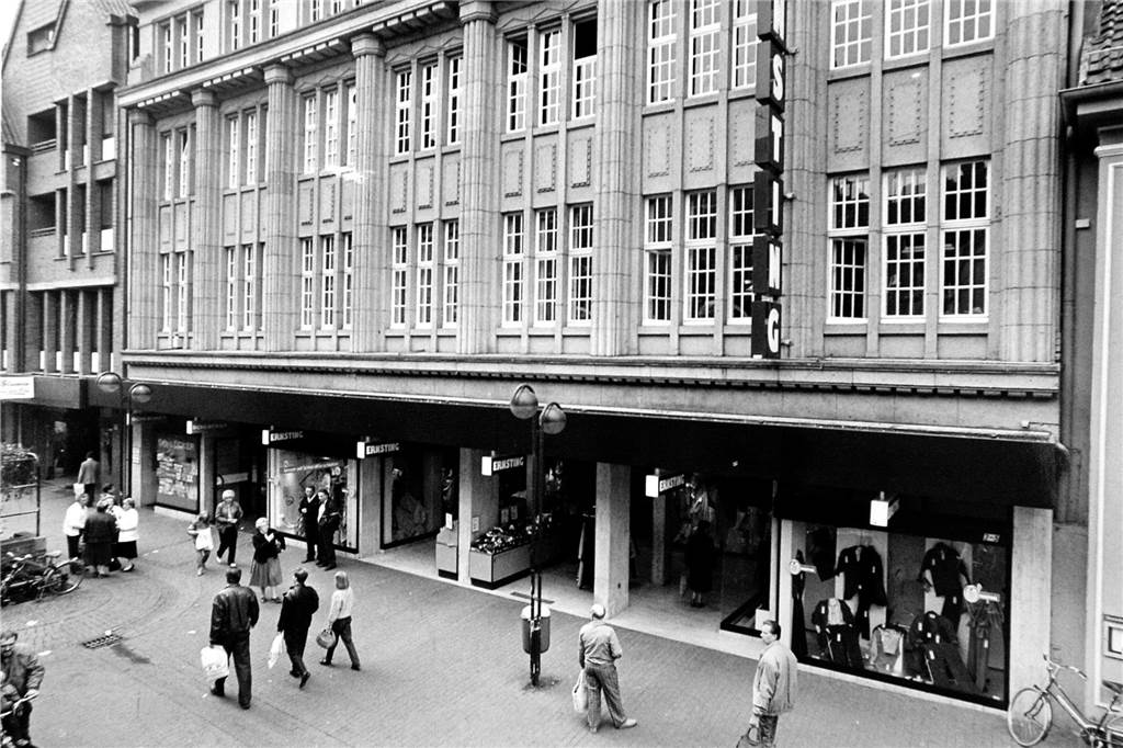 Gerry Weber schließt in besonderem Gebäude: Räumungsverkauf beginnt Das Ernsting-Kaufhaus in den 1970er Jahren.