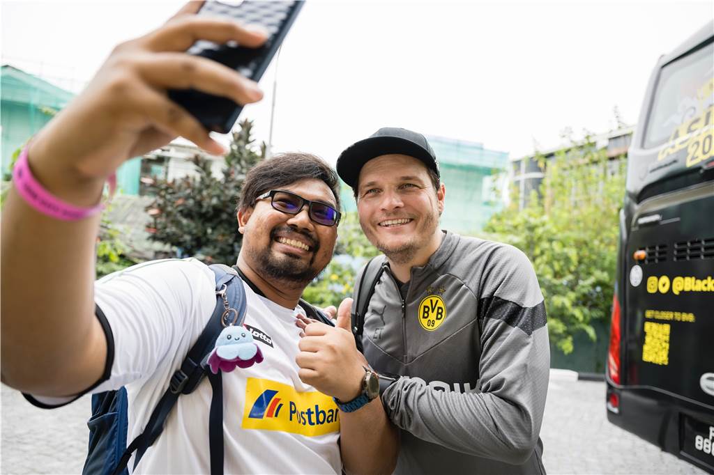 Das erste BVB-Training in Singapur.