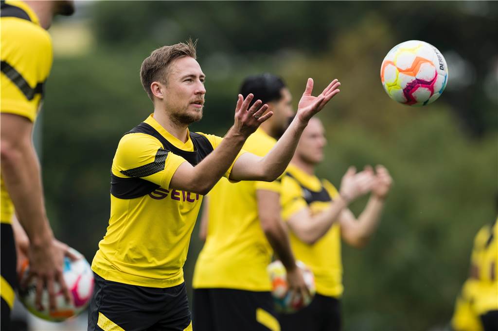 Das erste BVB-Training in Singapur.
