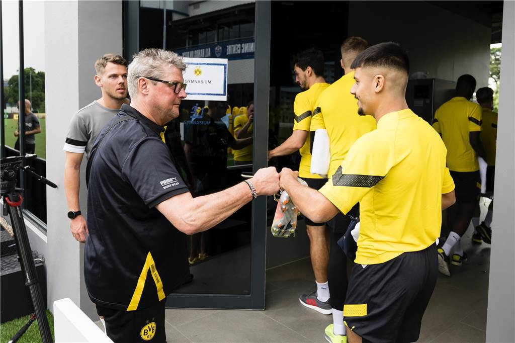 Das erste BVB-Training in Singapur.