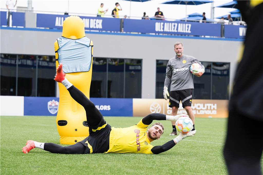 Das erste BVB-Training in Singapur.