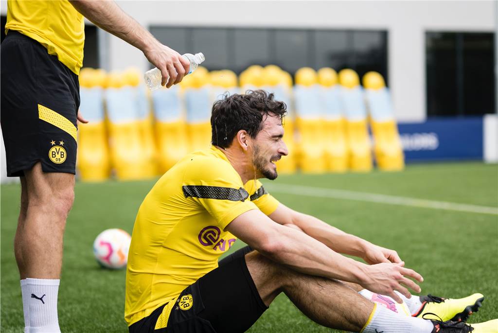 Das erste BVB-Training in Singapur.