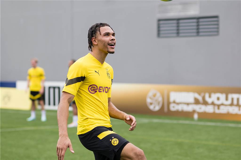Das erste BVB-Training in Singapur.