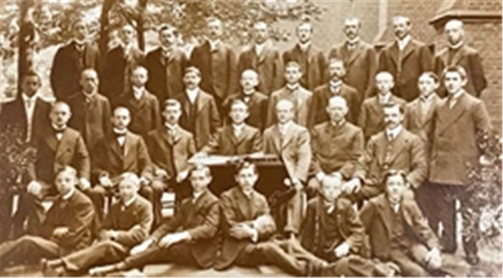 150 Jahre: Der Olfener Kirchenchor feiert dieses Jahr einen besonderen Geburtstag Das erste Foto des Olfener Kirchenchores St. Vitus stammt aus dem Gründungsjahr 1869.