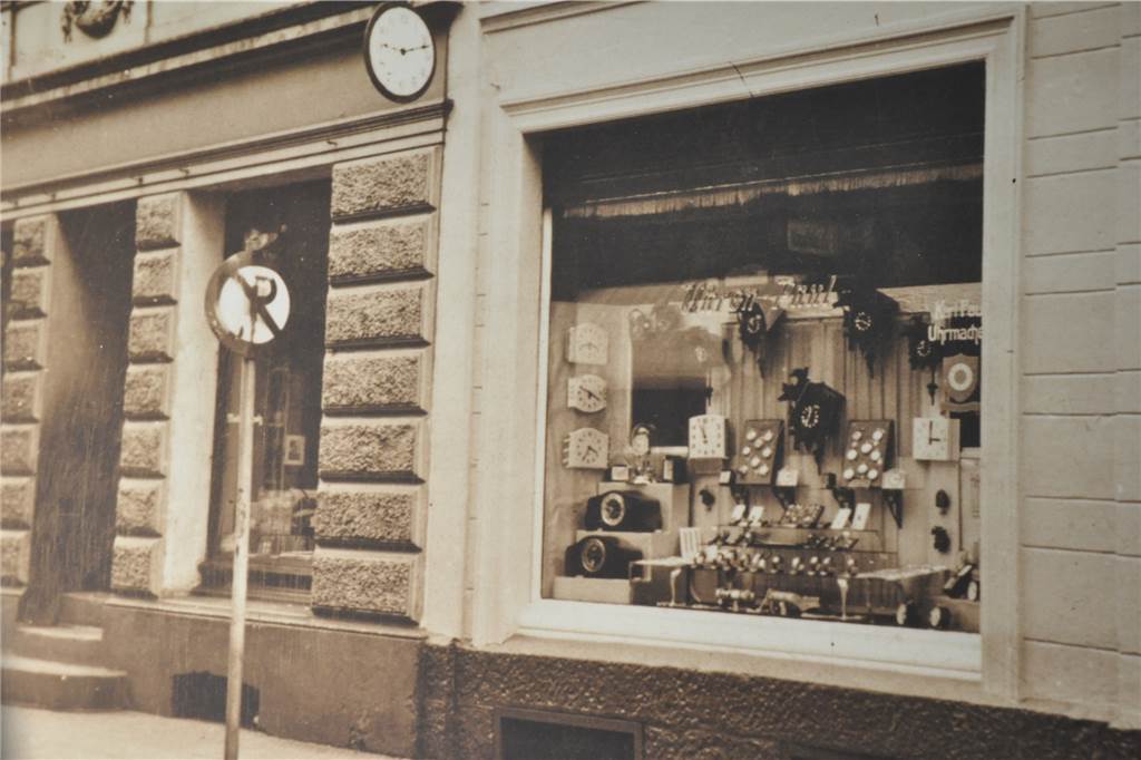 Im Familienunternehmen Paul arbeitete einst eine spätere BVB-Legende Das erste Geschäft der Firma Paul 1947 in der Hagener Straße 5.