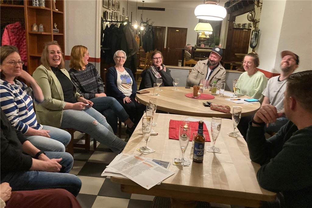 Vreden bleibt bunt : So setzten sich Vredener für Demokratie ein Das erste Treffen der Initiative im Wohnzimmer von Simon Lechtenberg