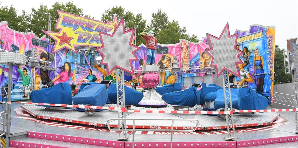 Fahrgeschäft auf Lünsche-Mess-Kirmes hat gebrannt - war es Brandstiftung? Das Fahrgeschäft Break Dancer hat in der Nacht zu Sonntag gebrannt.