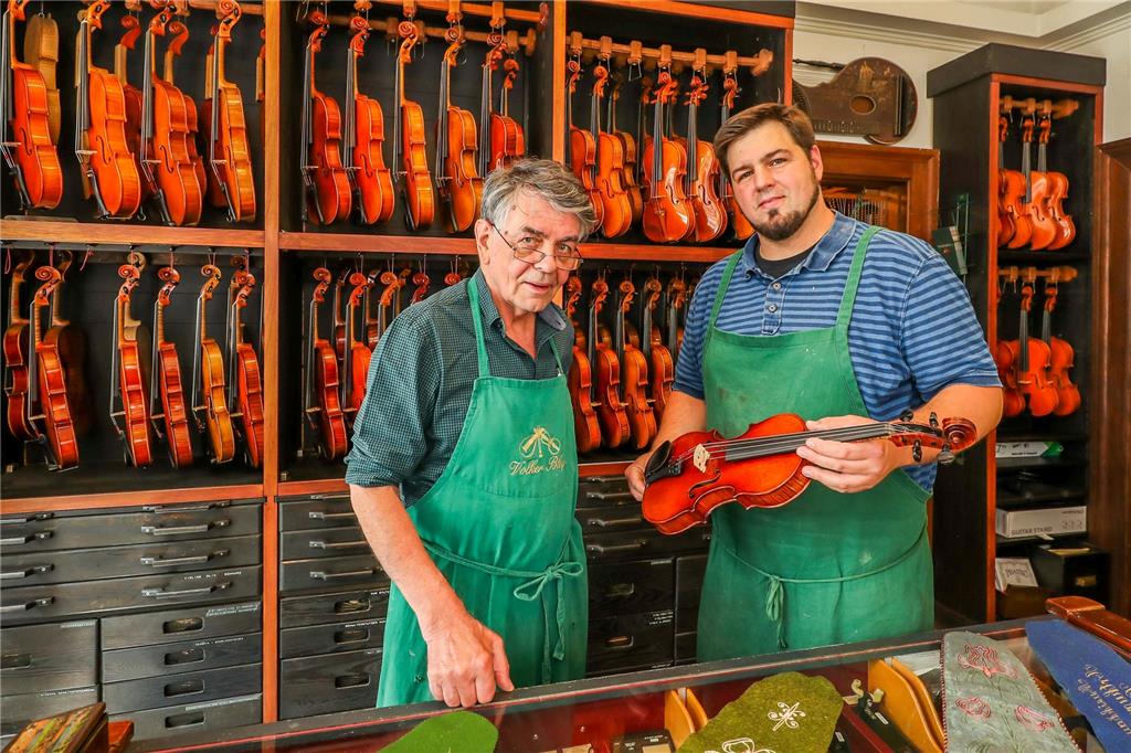 Das Familienunternehmen mit Tradition und Geschichte: Volker (l.) und Jonathan Bley lieben ihren Beruf.