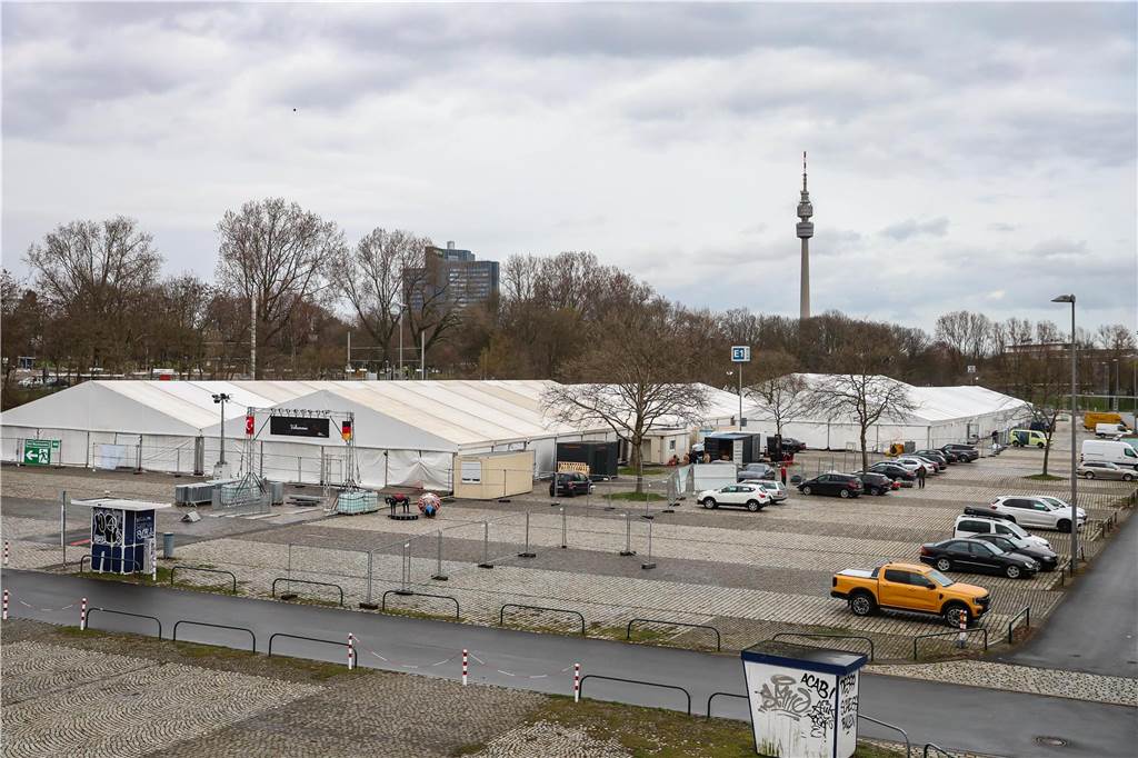 Festi-Ramazan-Start kurzfristig verschoben Das Festi-Ramazan-Gelände liegt auf dem Parkplatz der Westfalenhallen.