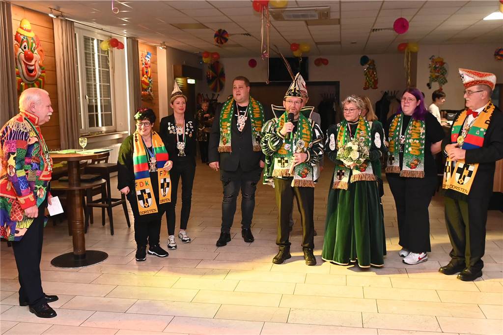 Das Festkomitee des Dorstener Karnevals feierte am Samstagabend ausgelassen und mit tollem Programm den „Kappenball“ in der Holsterhausener Gaststätte Adolf.