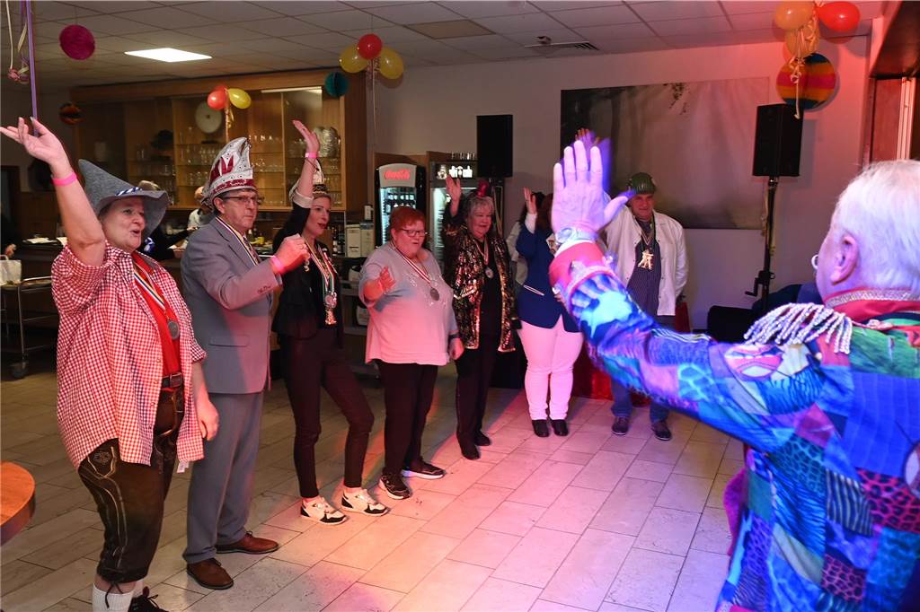 Das Festkomitee des Dorstener Karnevals feierte am Samstagabend ausgelassen und mit tollem Programm den „Kappenball“ in der Holsterhausener Gaststätte Adolf.