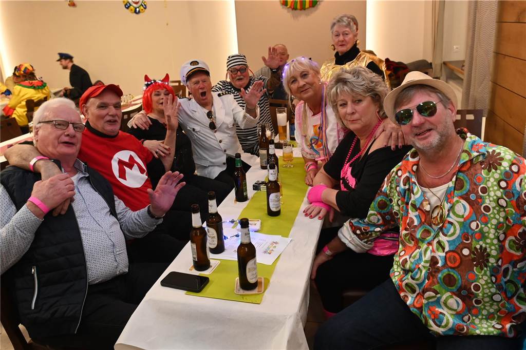Das Festkomitee des Dorstener Karnevals feierte am Samstagabend ausgelassen und mit tollem Programm den „Kappenball“ in der Holsterhausener Gaststätte Adolf.