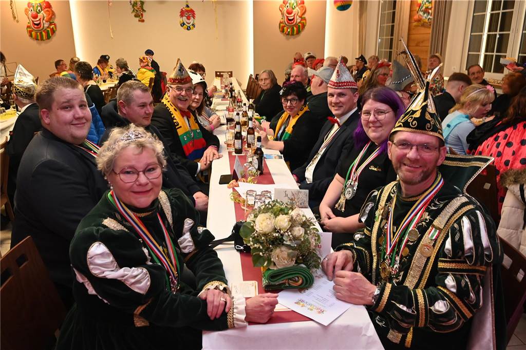Das Festkomitee des Dorstener Karnevals feierte am Samstagabend ausgelassen und mit tollem Programm den „Kappenball“ in der Holsterhausener Gaststätte Adolf.