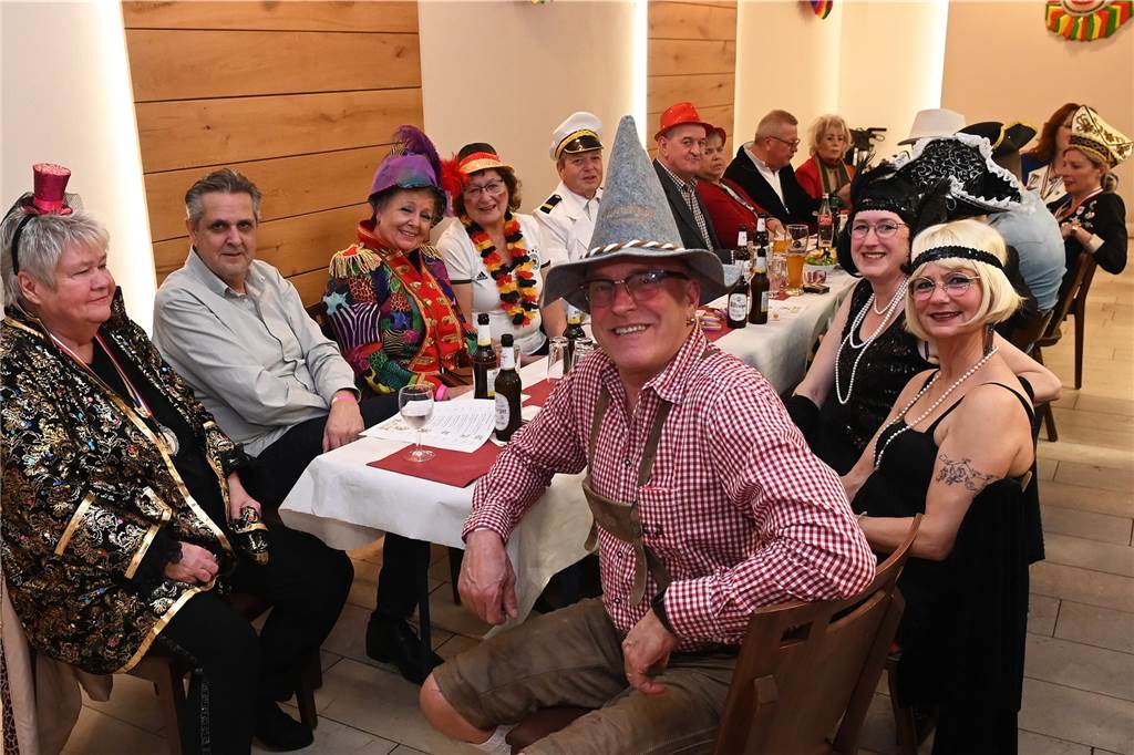 Das Festkomitee des Dorstener Karnevals feierte am Samstagabend ausgelassen und mit tollem Programm den „Kappenball“ in der Holsterhausener Gaststätte Adolf.
