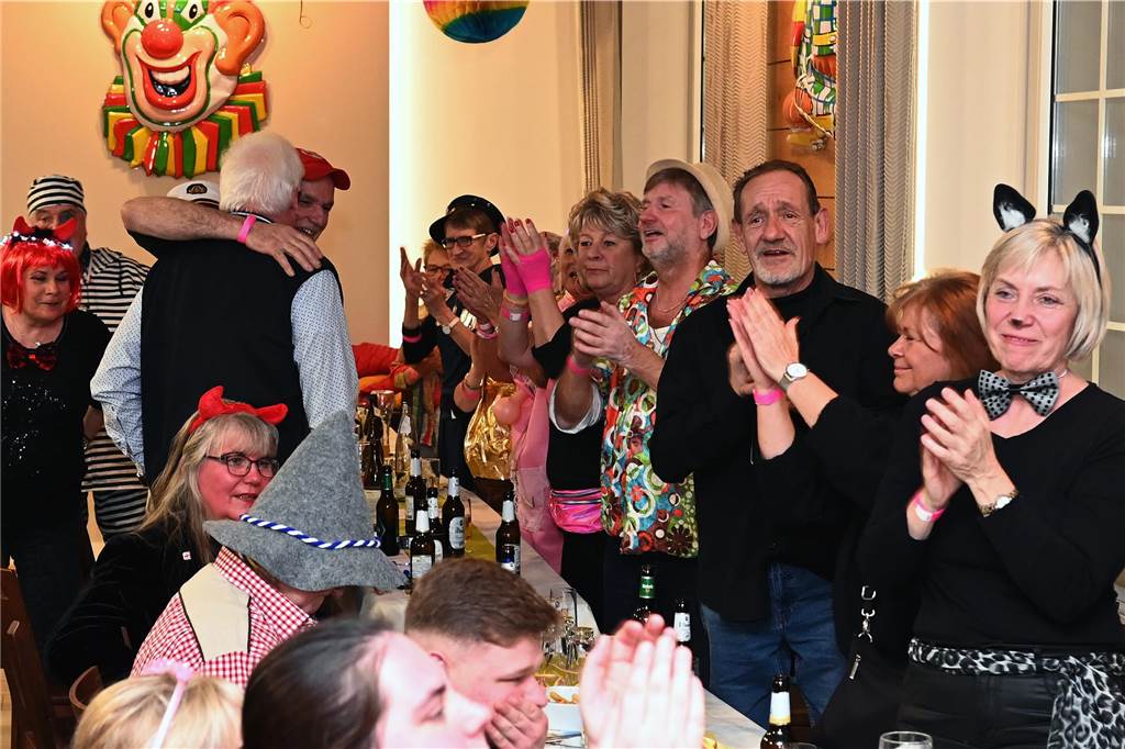 Das Festkomitee des Dorstener Karnevals feierte am Samstagabend ausgelassen und mit tollem Programm den „Kappenball“ in der Holsterhausener Gaststätte Adolf.