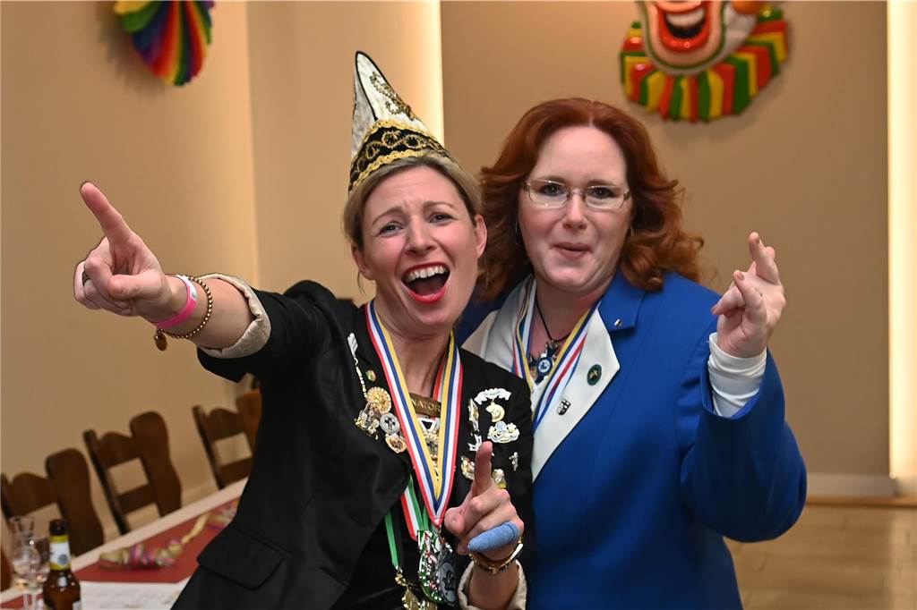 Das Festkomitee des Dorstener Karnevals feierte am Samstagabend ausgelassen und mit tollem Programm den „Kappenball“ in der Holsterhausener Gaststätte Adolf.