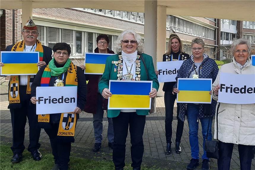 Karnevalisten sagen Sturm aufs Rathaus ab - Solidarität mit Ukraine Karnevalisten sagen Sturm aufs Rathaus ab.