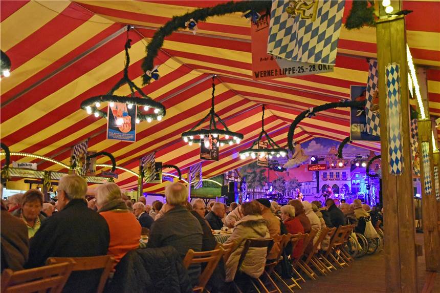 Simjü bekommt einen neuen Betreiber für das Partyzelt Das Festzelt auf Simjü bekommt in diesem Jahr einen neuen Betreiber. Auch das Aussehen des Zeltes soll sich ändern.