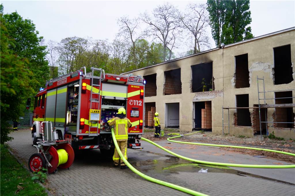 Wohnungsbrand in Castrop-Rauxel: Feuerwehr rückt in Altstadt aus Das Feuer brach in einem leerstehenden Gebäude aus, das gerade umgebaut wird.