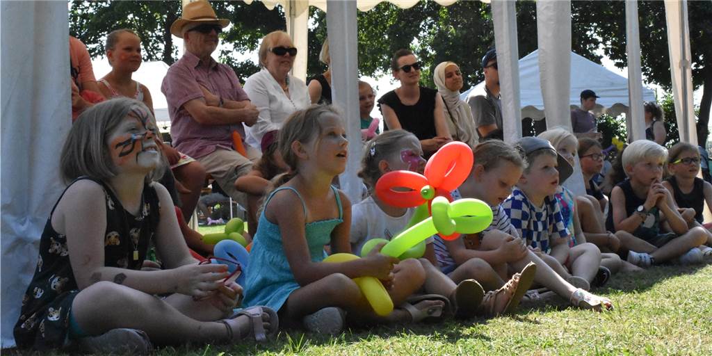Das Figurentheater Hille Pupille hat die Kinder beim Fest der Kulturen im Jugendhaus Pool richtig mitgezogen.