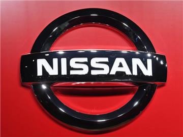 Das Firmenlogo von Nissan: Die größten Hersteller von Elektrobatterien sitzen in Asien, insbesondere in China ist die Aufbruchstimmung bei Elektroantrieben groß. Foto: Uli Deck
