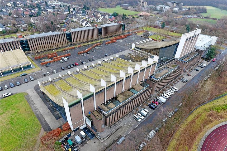 Das Forum-Ensemble mit Rathaus, Europa- und Stadthalle sowie der Freifläche dazwischen wird jetzt ausgezeichnet.