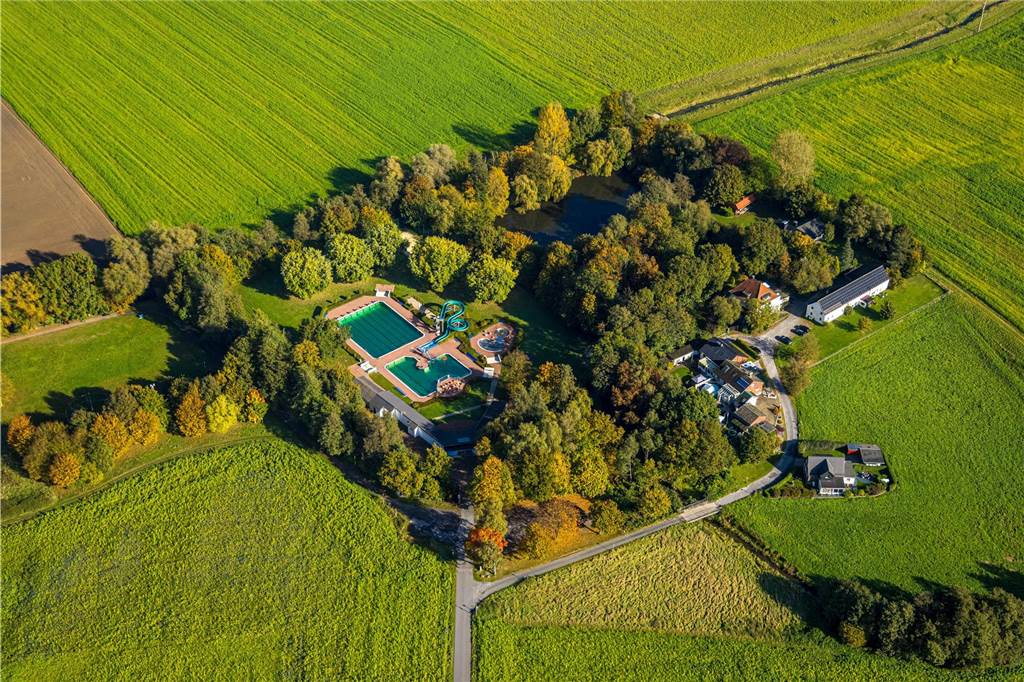 Freibad Selm öffnet Mitte Mai: „Freuen uns auf einen langen Sommer“ Das Freibad von oben
