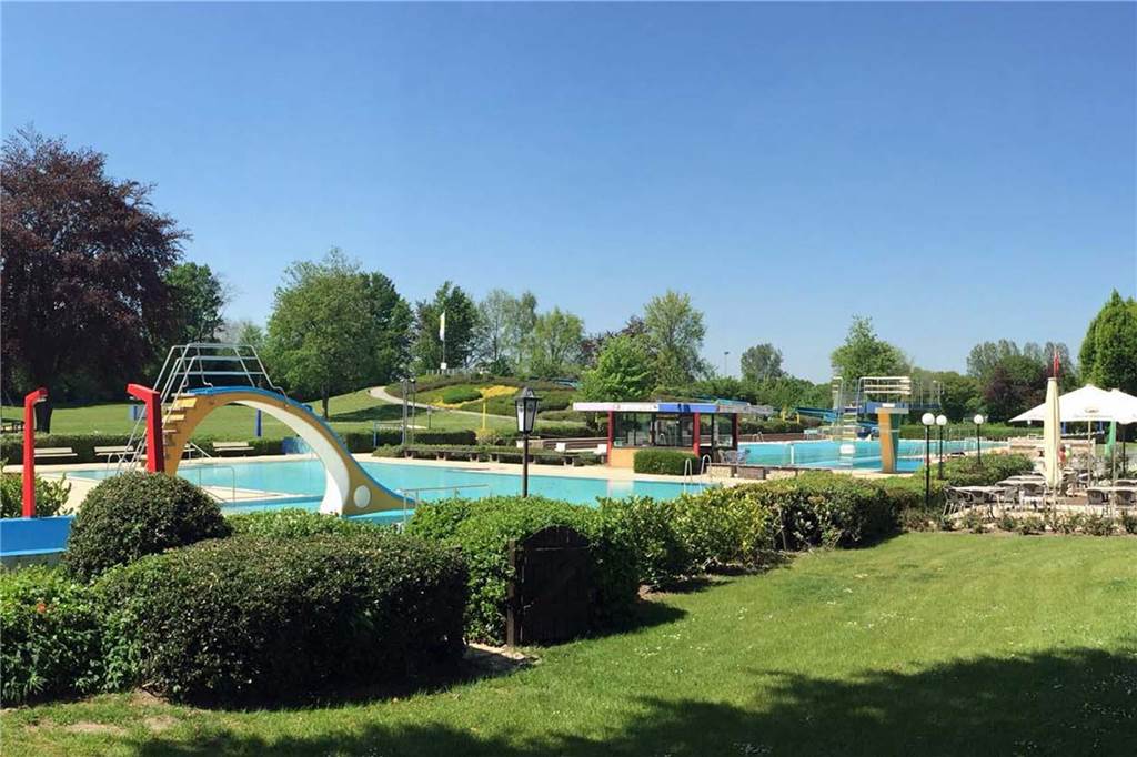 Das Römermuseum und der Freibadverein verlassen die X-Plattform Das Freibad Sythen im Sommerlicht