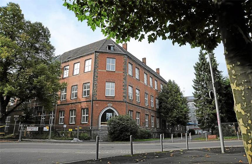 Gymnasiumsstreit: Der Einigung einen Schritt näher Das Friedrich-Bährens-Gymnasium (FBG) in Schwerte.