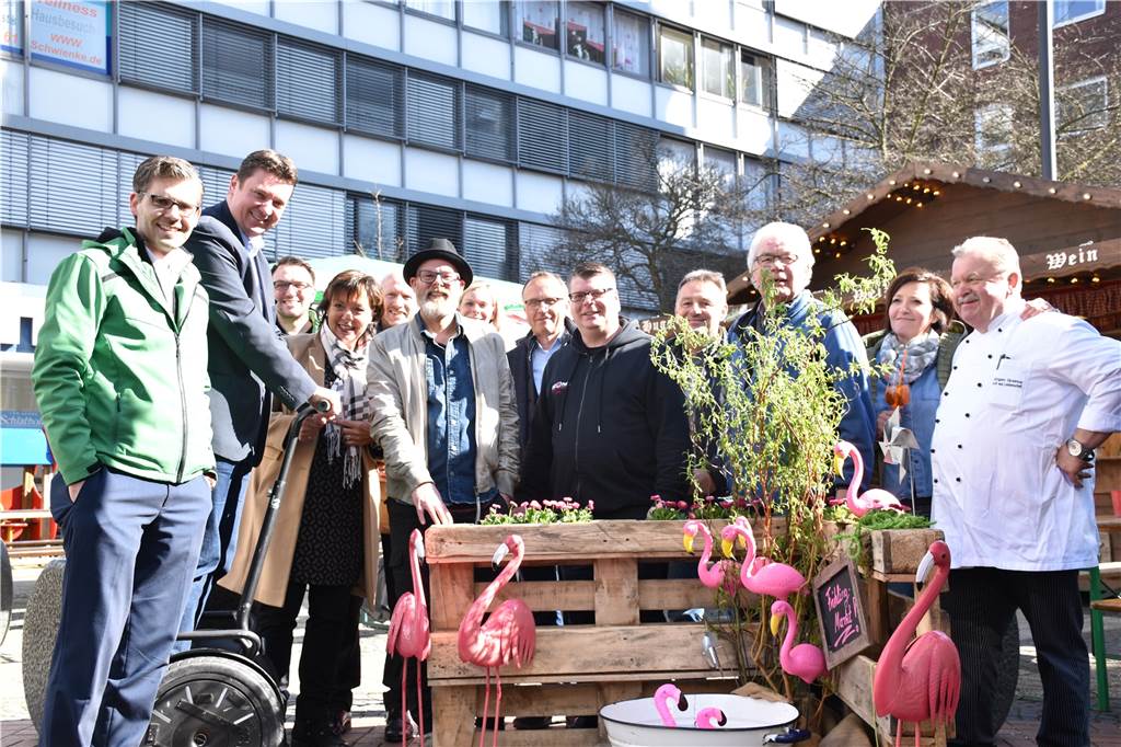 Der Kalender ist schon wieder voll: Das passiert 2019 in Castrop-Rauxel Das Frühlingsfest bietet viele Stände, Imbissbuden - und hoffentlich wieder Sonnenschein.