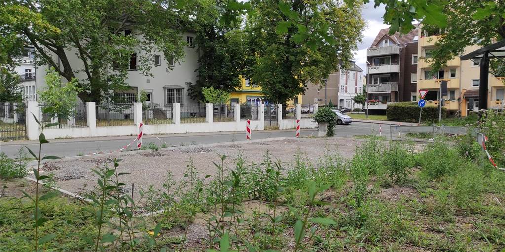 Fahrradabstellanlage am Hauptbahnhof kommt: Das wird ein Stellplatz kosten Das Fundament der Fahrradabstellanlage am Hinterausgang des Hauptbahnhofs in Castrop-Rauxel wurde im Frühjahr gelegt. Nun kommt hierauf endlich das lange angekündigte Parkhaus.