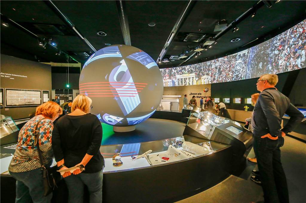Erstes Museum in Dortmund öffnet bereits am Dienstag wieder Das Fußballmuseum ist auf den Tag der Wiedereröffnung vorbereitet.
