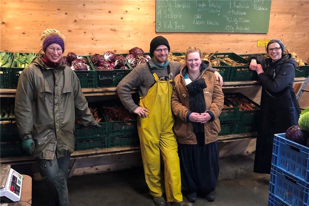 Solidarische Landwirtschaft in Bork geht neue Wege in die Zukunft Das Gärtner- und Landwirt-Team: Anne Reygers, Laurin Berger, Birte Liekenbrock, Tina Brämswig.