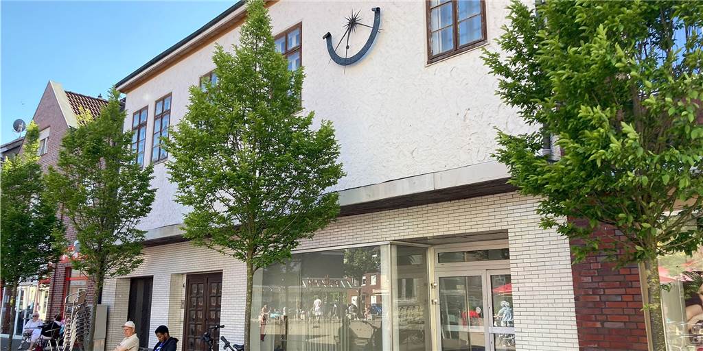 Platz für neue Gastronomie: Altes Kino am Olfener Marktplatz wird abgerissen Das Gebäude am Olfener Marktplatz beherbergte früher ein Kino, danach einen NKD-Markt. Seit Jahren steht es leer. Nun steht der Abriss an.