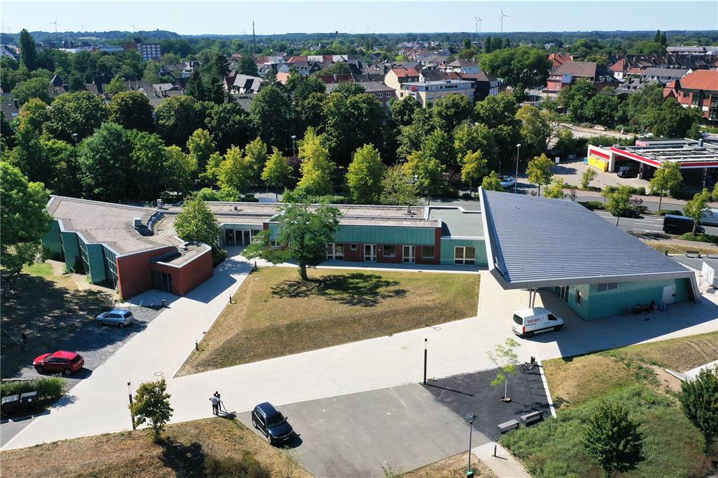 Vier Jahre dicht: Wiederöffnungstermin für Treffpunkt Altstadt steht Das Gebäude des Treffpunkts Altstadt aus der Luft betrachtet