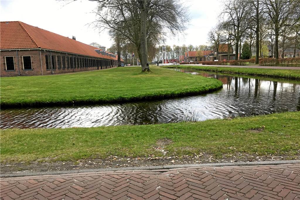 Ein Katzensprung entfernt: 3 Ausflüge in die Niederlande blick über das gefängnis veenhuizen