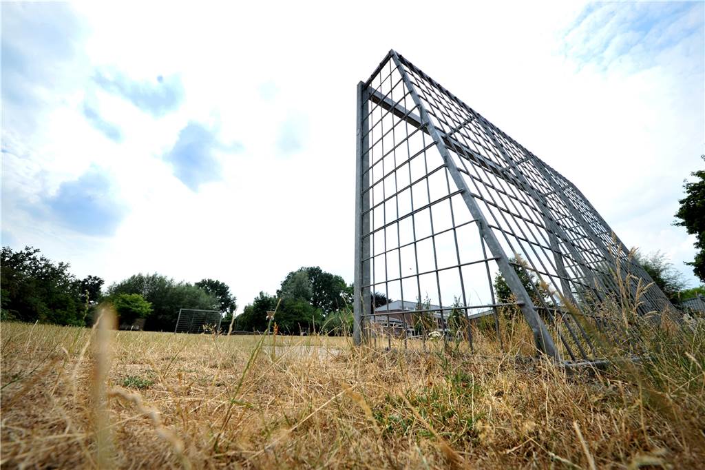 Das Gelände in Henrichenburg, zu dem auch der Bolzplatz gehört, ist seit Ende 2018 im Besitz von Thomas Krämerkämper.