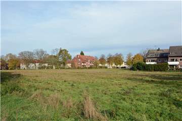 Das geplante Projekt befindet sich auf einem 1,2 Hektar großen Grundstück zwischen Hellweg, Glück-Auf-Straße, Lerchenstraße und Schollbrockstraße in Hervest-Dorsten, das derzeit noch landwirtschaftlich genutzt wird.
