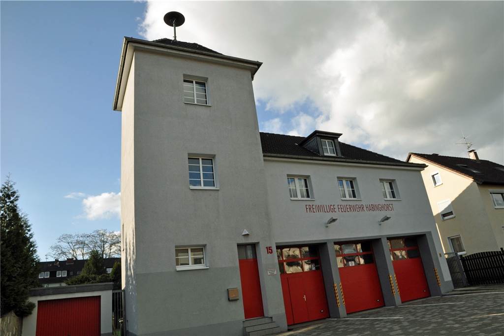 Neue Feuerwache in Sicht: Baukosten liegen wohl über 50 Millionen Euro Das Gerätehaus der Frewilligen Feuerwehr Habinghorst an der Dornbachstraße. Der Löschzug soll mit an die Klöcknerstraße umziehen.