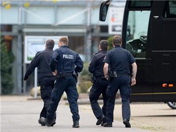 Das Gesamtkonzept der Polizei sieht eine deutlich erhöhte Präsenz an Beamten vor. Foto: Peter Steffen