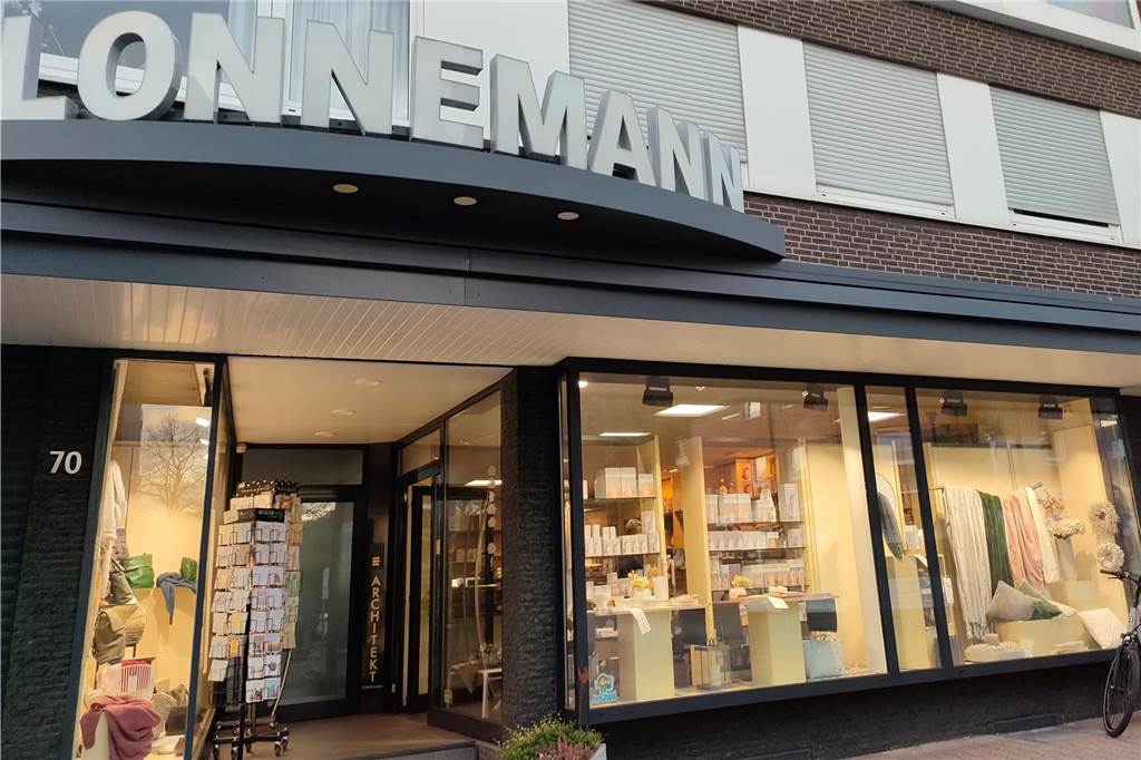 Traditionsgeschäft Lonnemann in Selm schließt: Nach mehr als 100 Jahren Das Geschäft Lonnemann Schreiben + Schenken ist beliebt bei den Kunden.