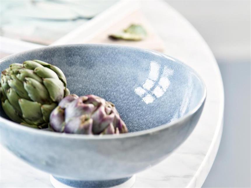 Neuer Fokus bei Küchen- und Essgeschirr Das Geschirr Unico von Kähler Design hat eine spezielle Glasur, die aus jedem Stück etwas Unverwechselbares macht. Die Serie wurde nun um Pastellfarben erweitert. Foto: Kähler Design/dpa-tmn