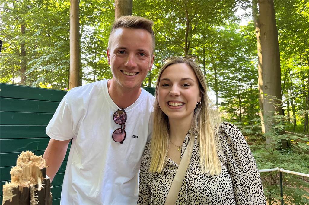 Mit dem 370. Schuss: Benedikt Kölnberger ist neuer König in Lembeck Das glückliche Königspaar: Benedikt Kölnberger und Greta Forsthövel.