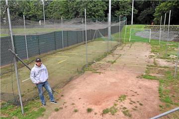 Das größte Sorgenkind der Wanderers ist der Zustand des Schlagkäfigs, dem sogenannten Batting Cage.