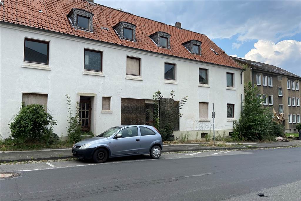 Im Video: Gammelhaus in Castrop-Rauxel sieht immer noch schlimm aus Das große Haus verfällt und ist sowohl den Nachbarn als auch der Castroper-Rauxeler Politik ein Dorn im Auge.