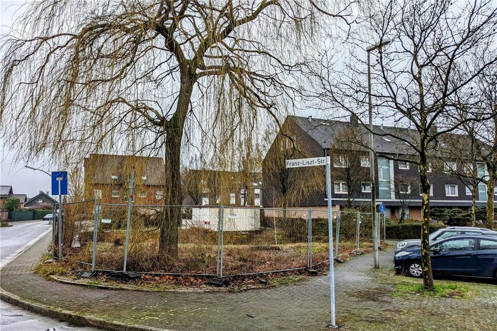Neubau-Pläne für „ewige Brachfläche“ im Wohngebiet Stadtsfeld Ecke Grundstück