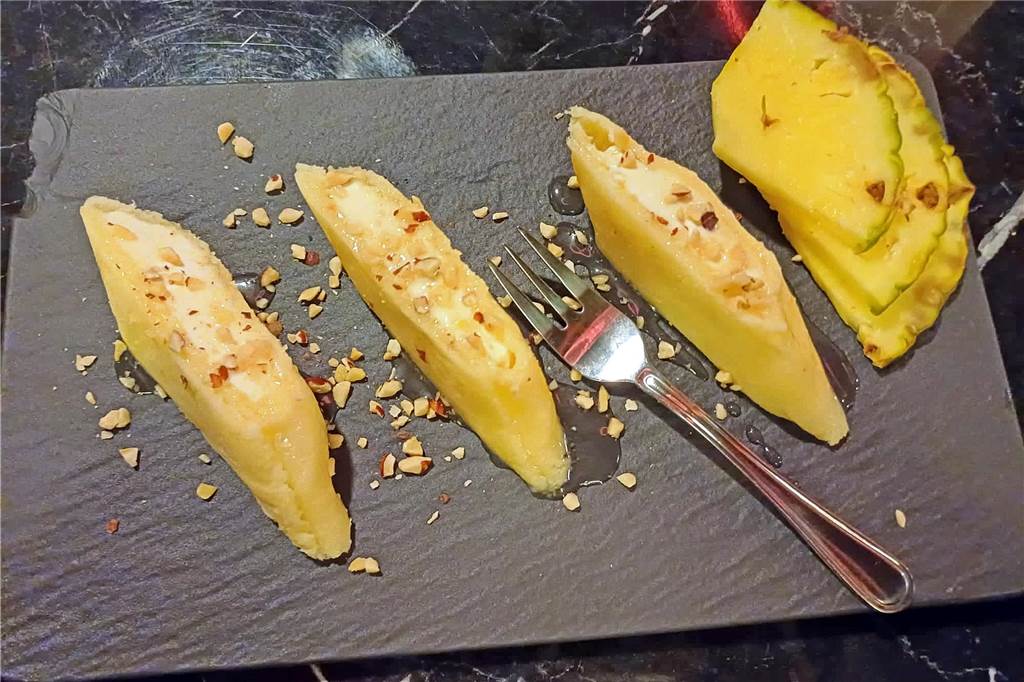 Noa Garden im Heidehof: Paradiesisch speisen in Dschungelatmosphäre Das Halavet el Jibneh