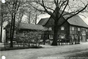 Das Haus Breddemann, hier ein Foto aus dem Jahr 1935, hat in Lünen eine besondere Geschichte. Zu dem Ausflugslokal an der Brunnenstraße kamen die Gäste früher sogar in einer Kutsche vorgefahren. Inzwischen steht es nicht mehr. Auf dem Grundstück wird bald die Firma Ares Geschichte schreiben.