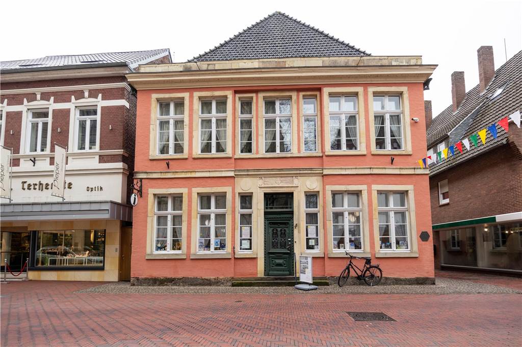Auf der Suche nach der perfekten Kulisse: Wo man in Stadtlohn „Ja, ich will“ sagen darf Das Haus Hakenfort wurde im Jahre 1808 erstmals bezogen.