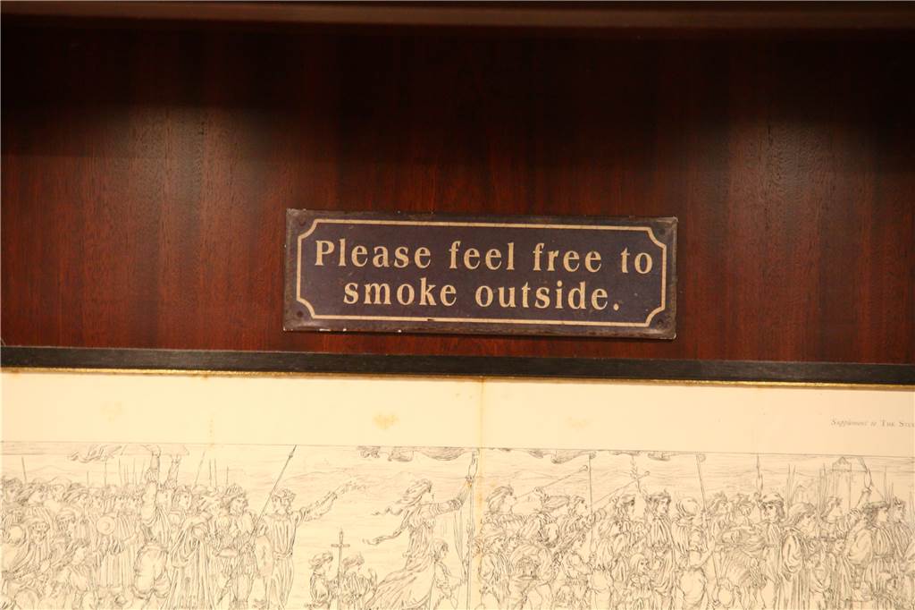 Gut gemachte Klassiker begeistern im „Haus im Flör“ Das Haus im Flör ist auf ausländische Gäste eingestellt – auch auf englischsprachige Raucher.